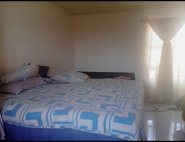1 BEDROOM FREESTANDING FOR SALE IN DAWN PARK